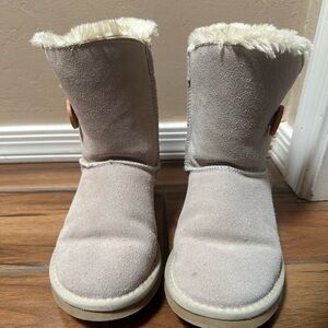 UGGs